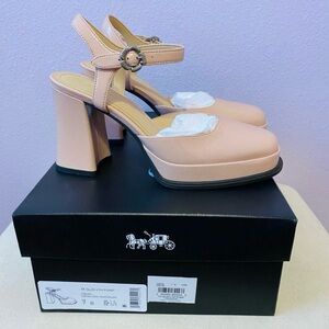 Coach Tea Rose Patent Leather Ankle Strap Block Heel Pumps Silver/Cream size 7